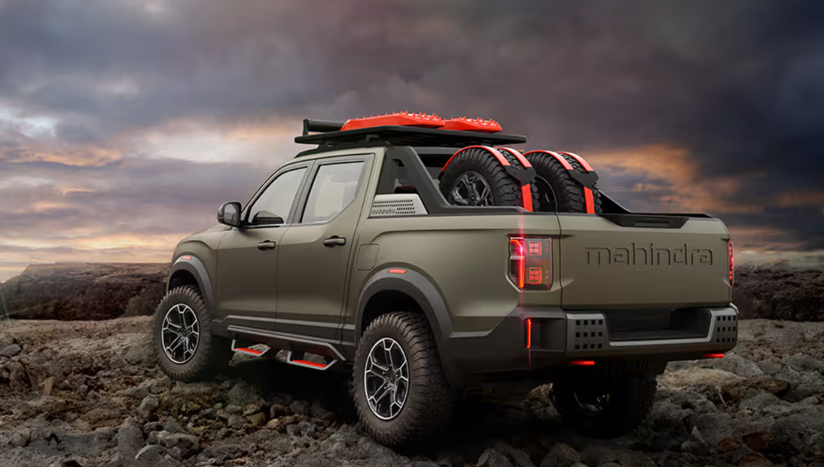 Mahindra Vision SXT