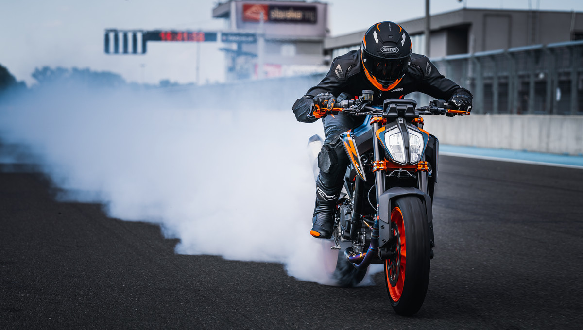 KTM 890 Duke R